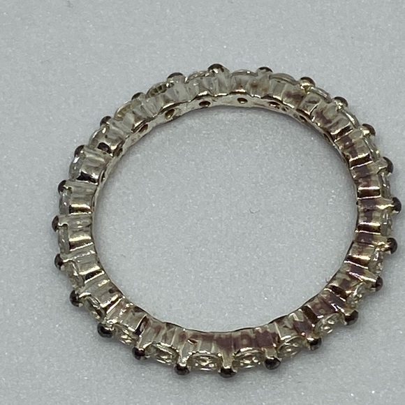 925 ring with CZ’s all around the band (204) - Picture 6 of 7